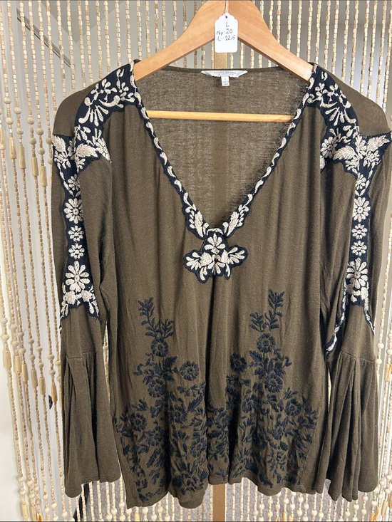 Lucky Brand Tops - Lucky Brand Olive Green Long Sleeve Embroidered V-Neck top